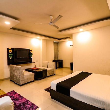 Hotel Olive Zone Near Delhi Airport Neu-Delhi Exterior foto