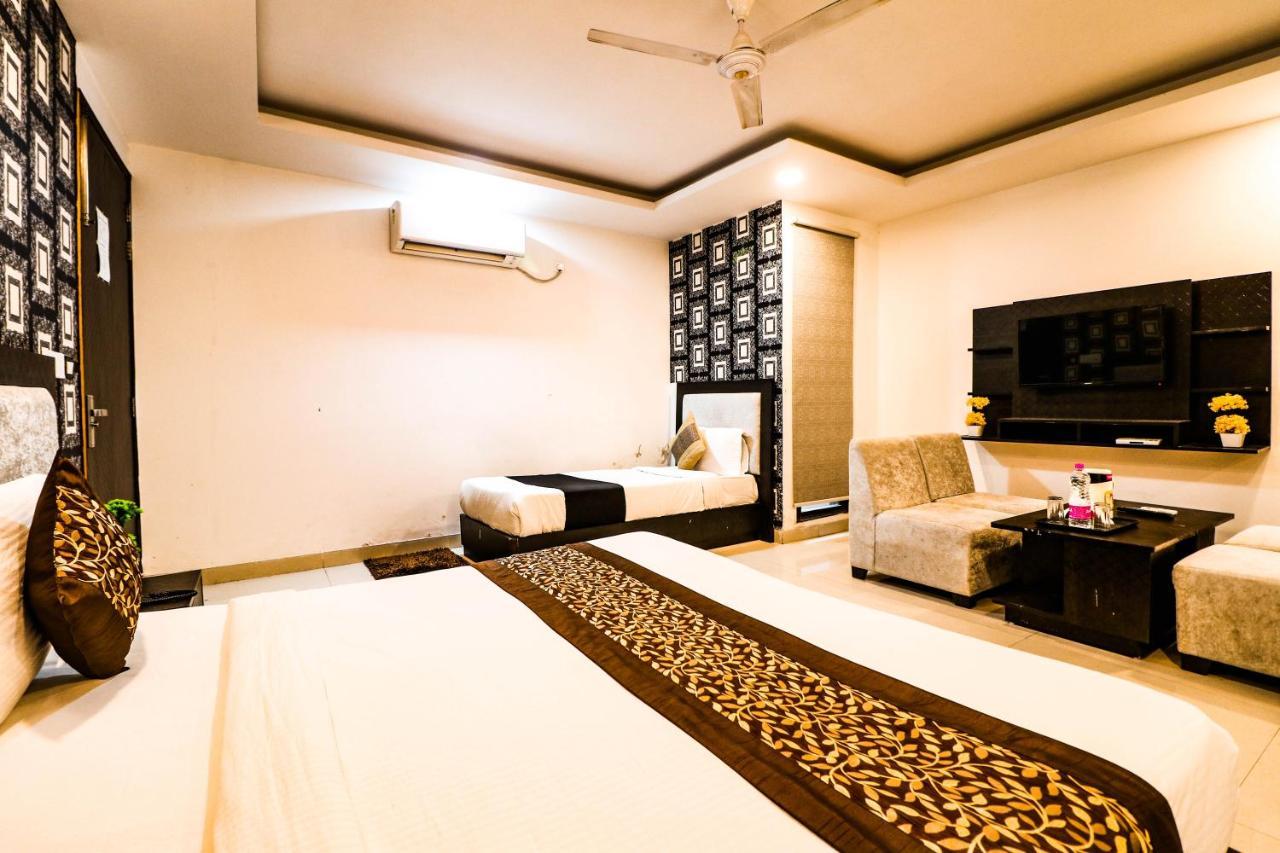 Hotel Olive Zone Near Delhi Airport Neu-Delhi Exterior foto