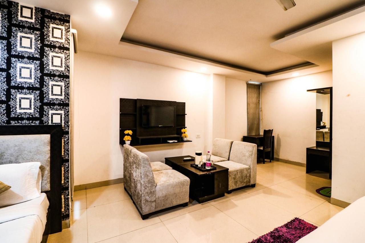 Hotel Olive Zone Near Delhi Airport Neu-Delhi Exterior foto