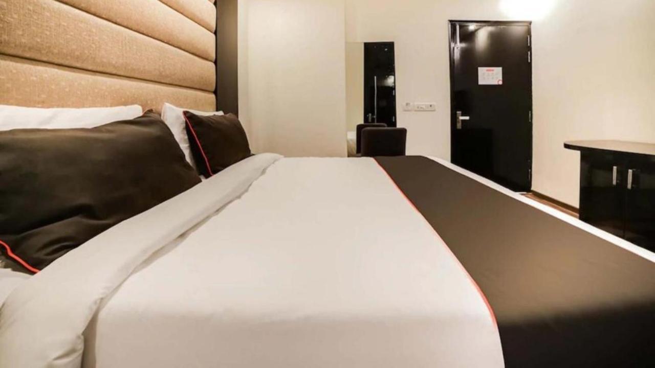 Hotel Olive Zone Near Delhi Airport Neu-Delhi Exterior foto
